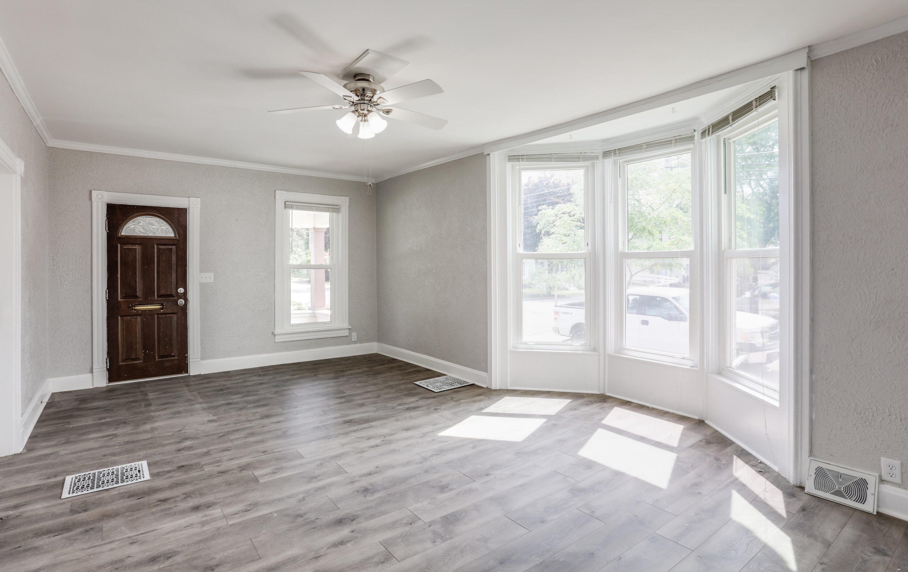 1656 Park Ave, Racine, WI 53403-2722