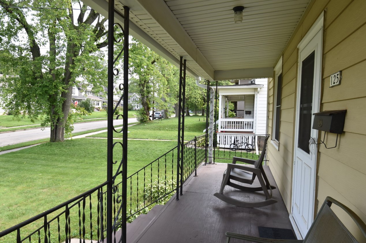 125 Grand Ave, Hartford, WI 53027