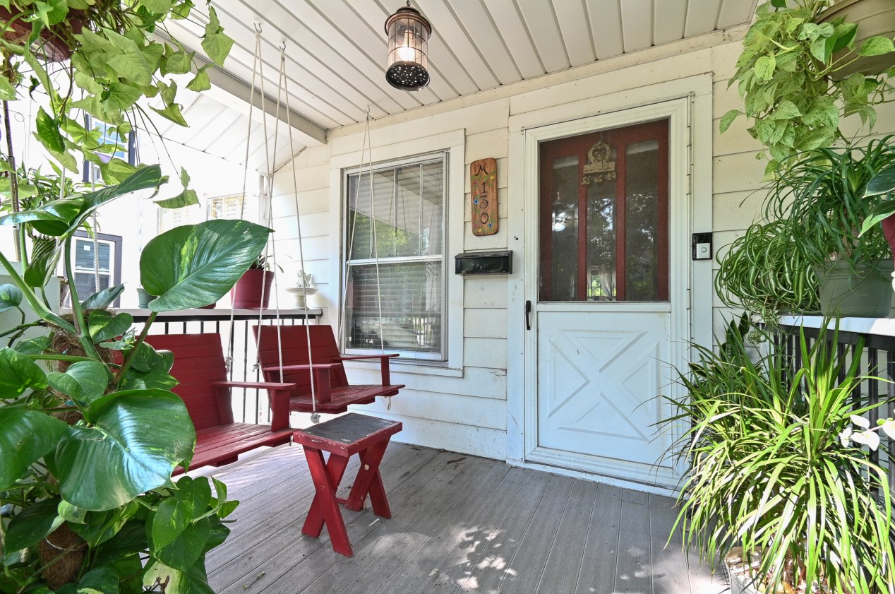 130 S Grand Ave, Waukesha, WI 53186