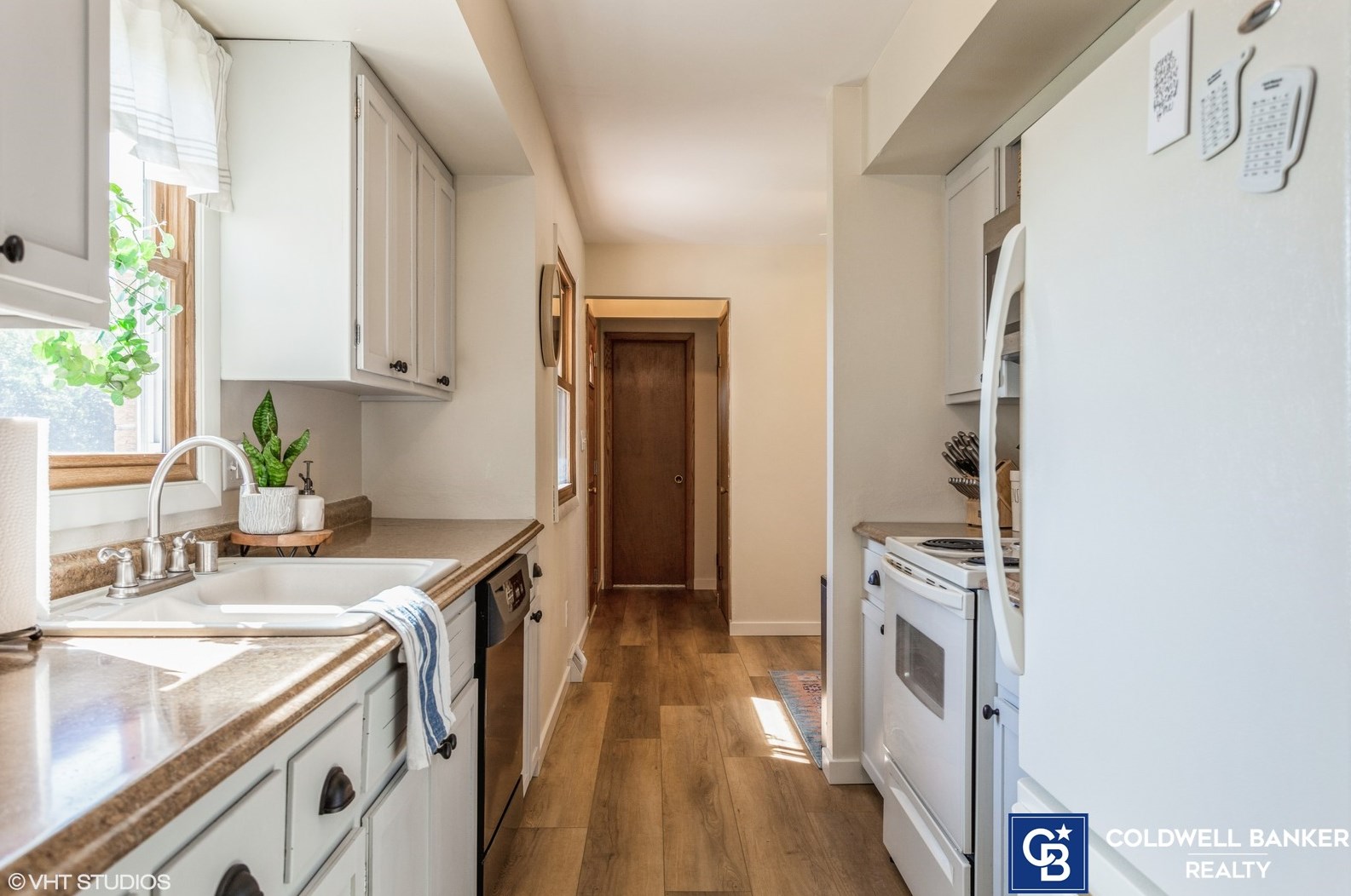 668 Main St, Hartford WI  53027-1232 exterior