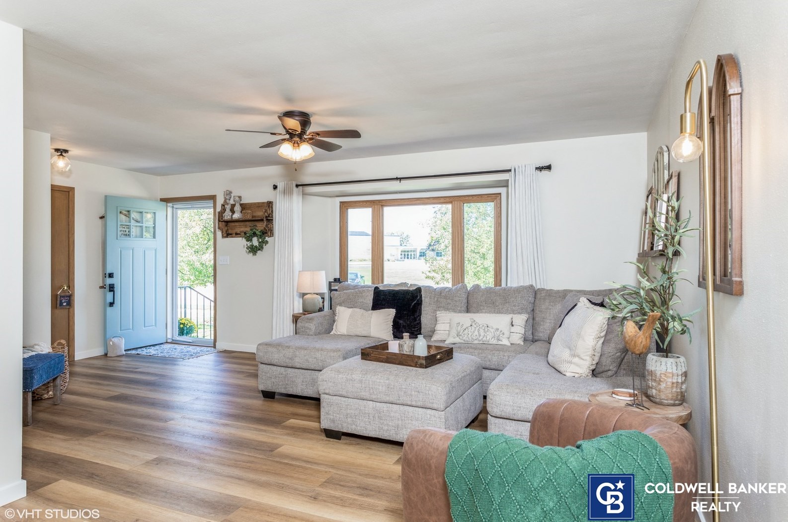 668 Main St, Hartford WI  53027-1232 exterior