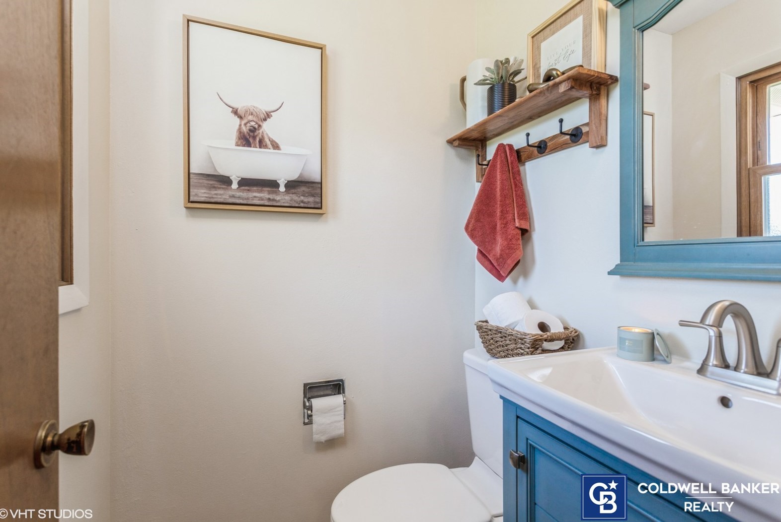 668 Main St, Hartford WI  53027-1232 exterior