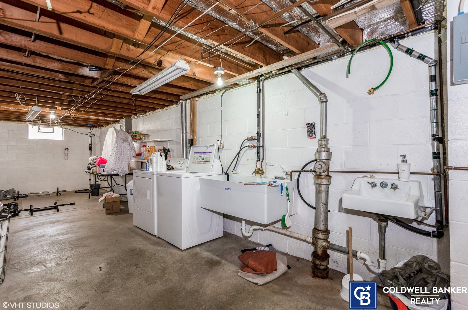 668 Main St, Hartford WI  53027-1232 exterior