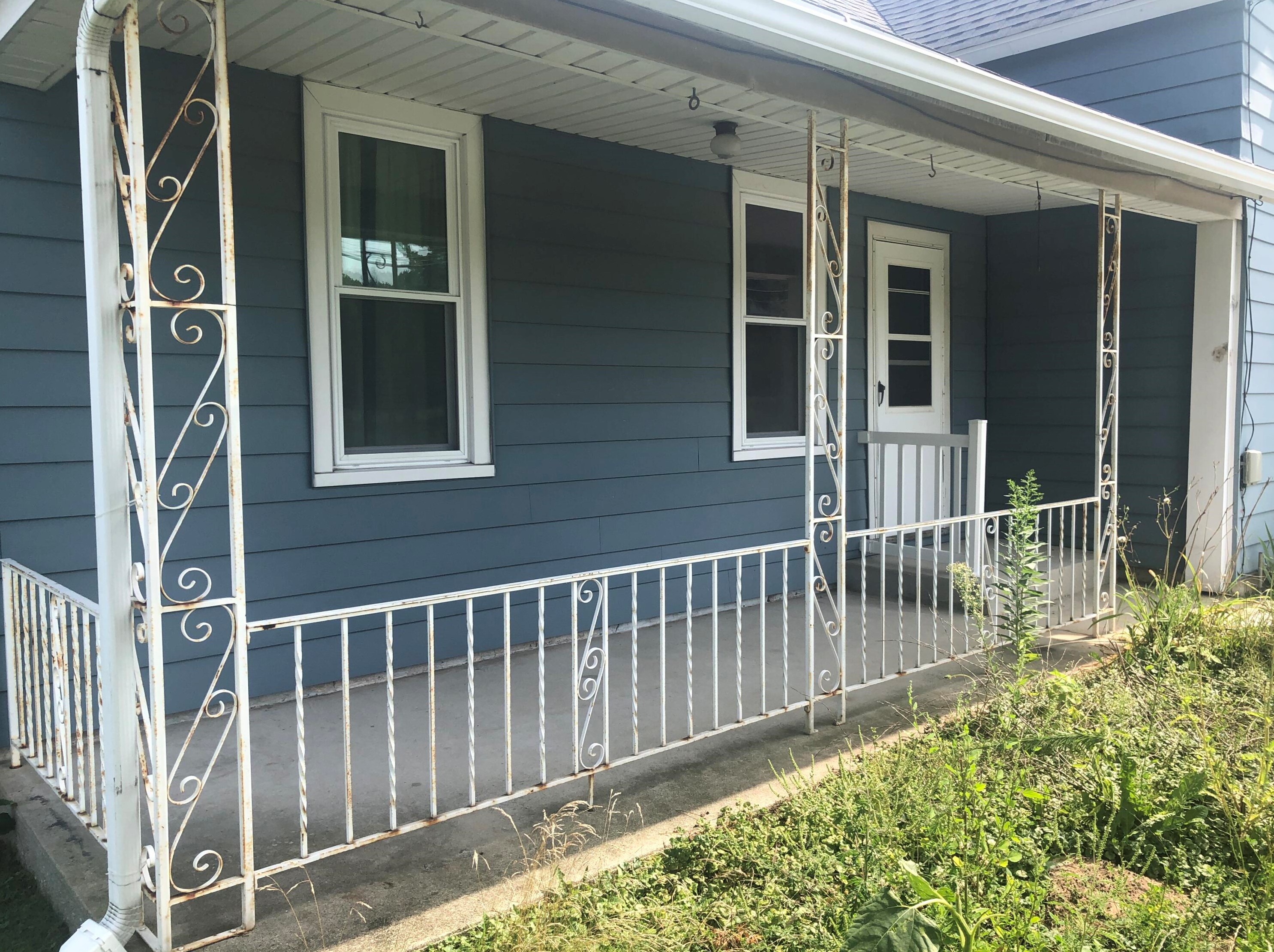 3149 Calumet Dr, Sheboygan, WI 53083-3729