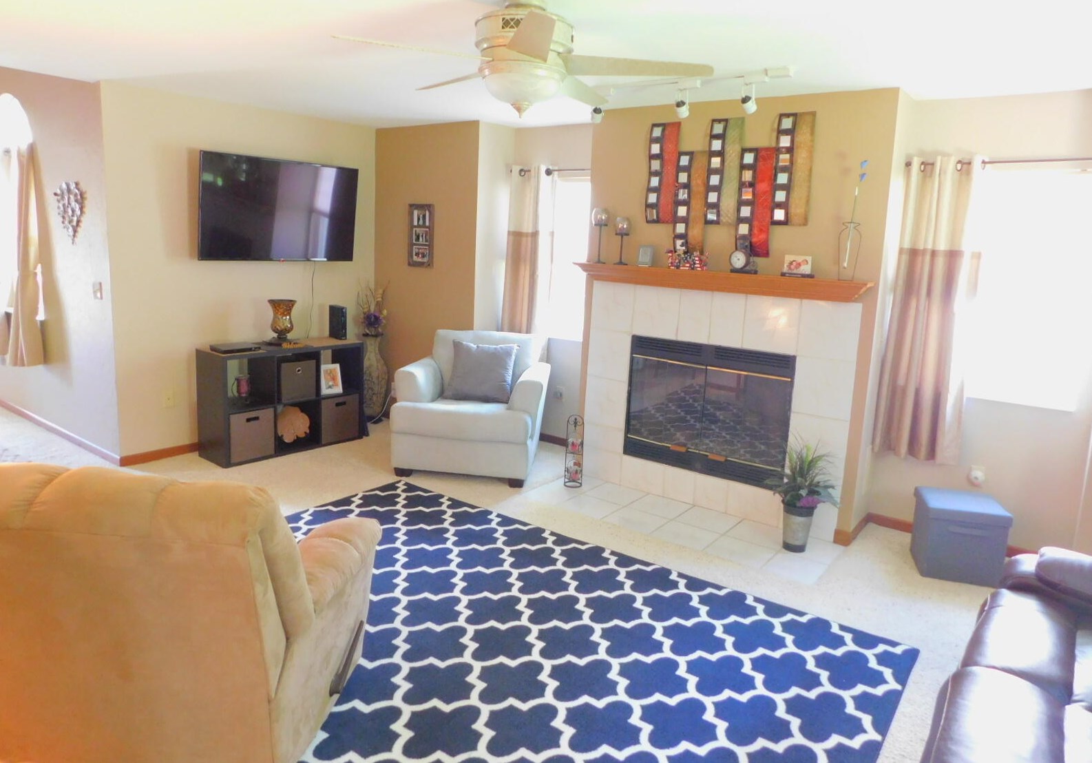 6535 Parkwood Dr, Hales Corners, WI 53132-2842