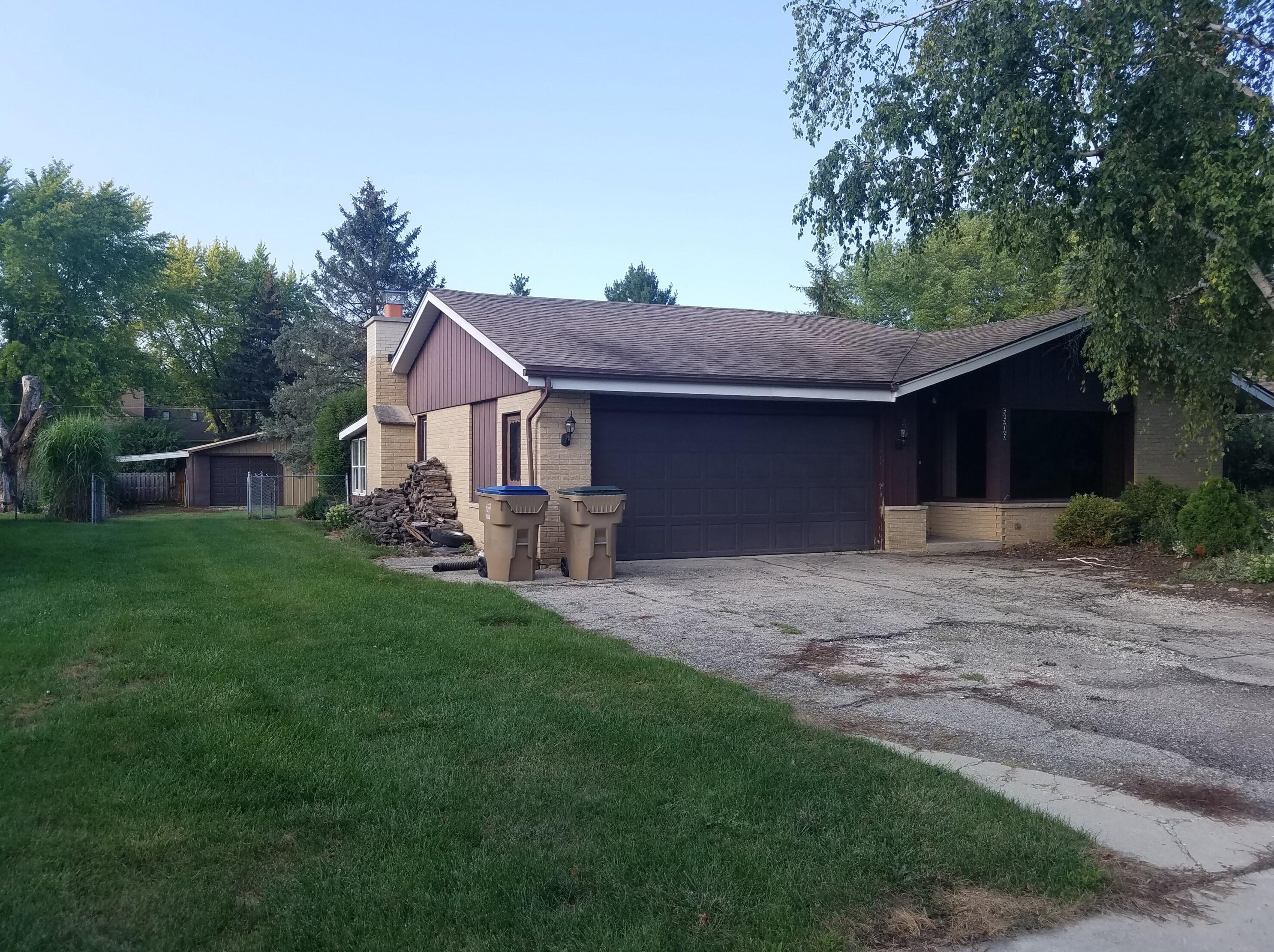 5506 85th St, Kenosha, WI 53158