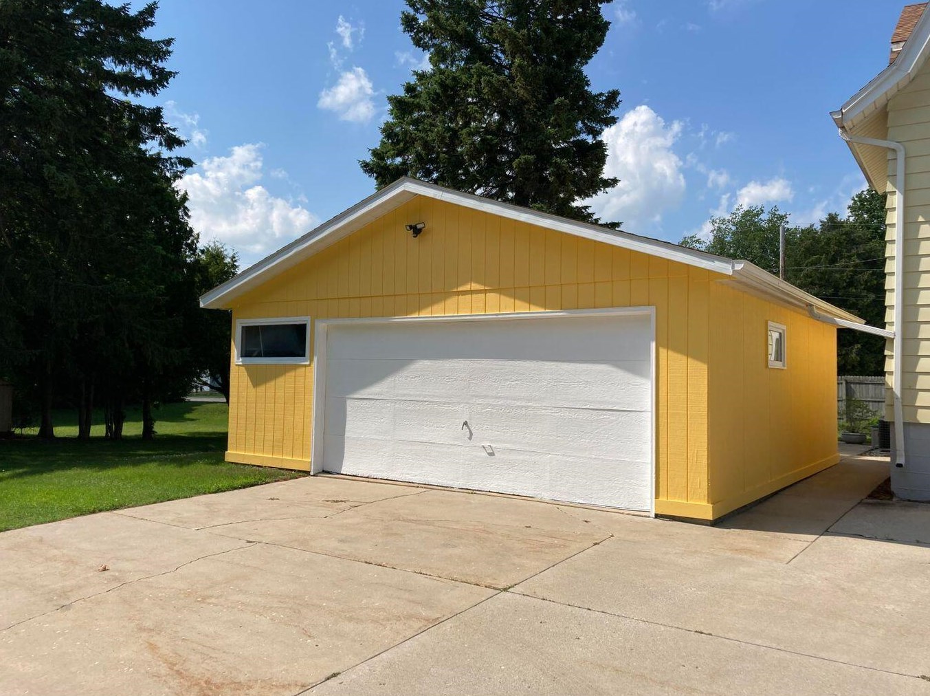 2910 Lincoln Ave, Two Rivers, WI 54241