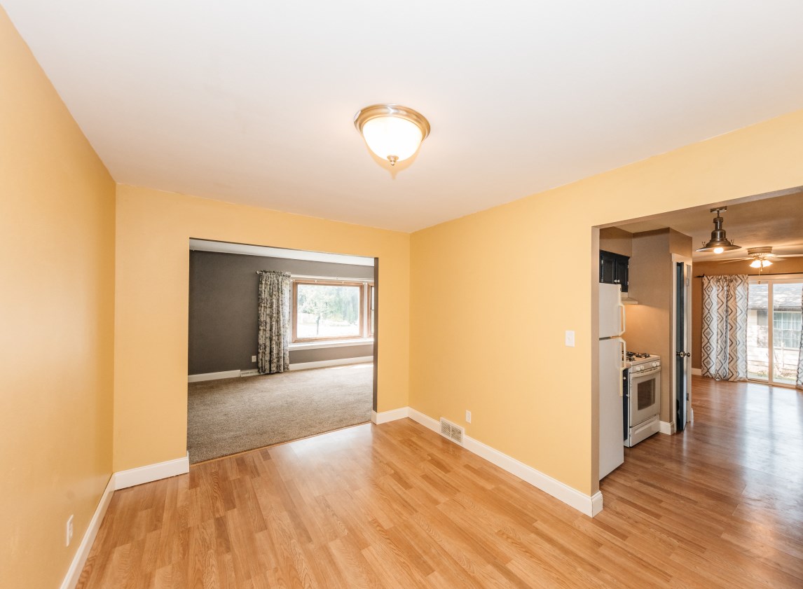 1824 Mackinac Ave, South Milwaukee WI  53172-2930 exterior