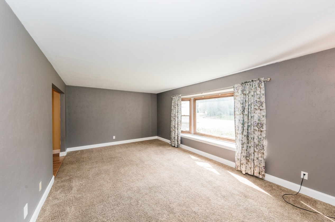 1824 Mackinac Ave, South Milwaukee WI  53172-2930 exterior