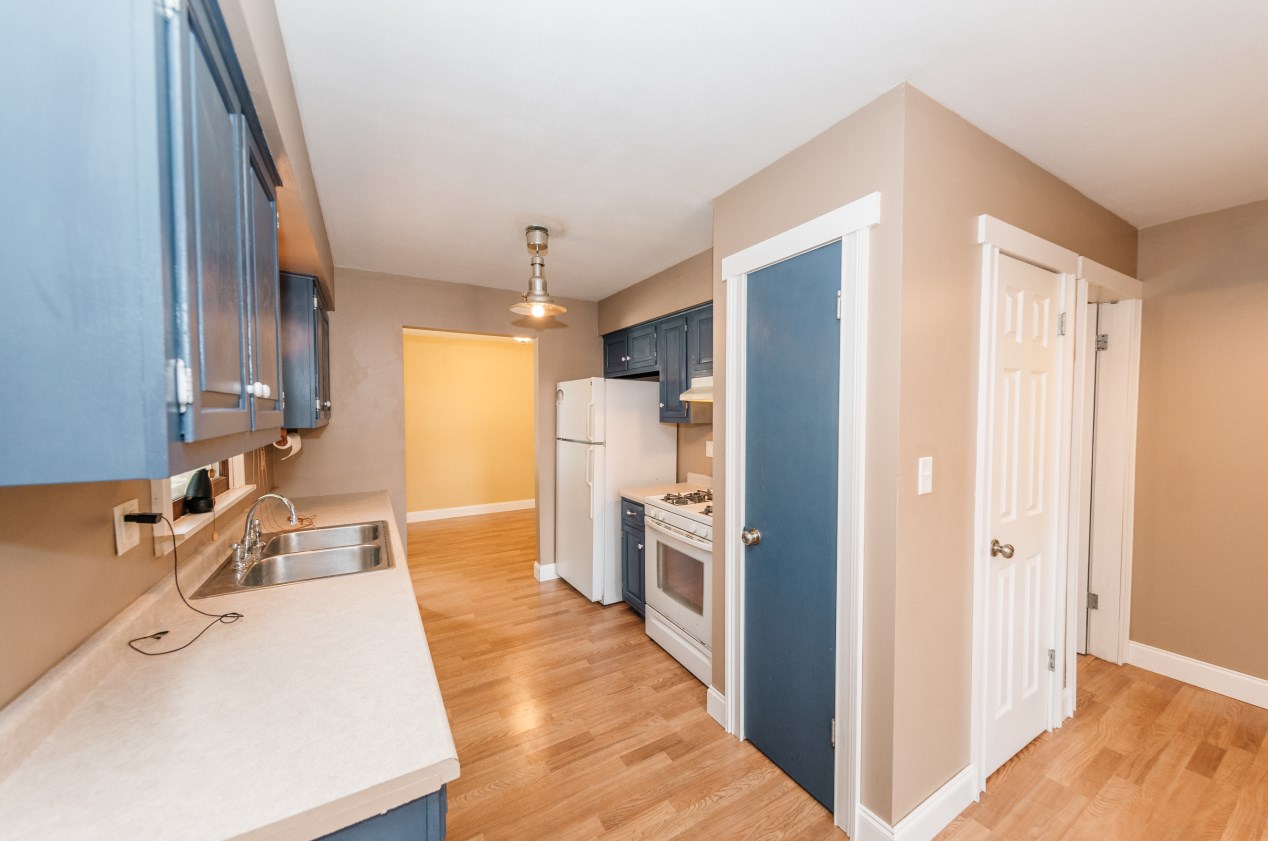 1824 Mackinac Ave, South Milwaukee WI  53172-2930 exterior