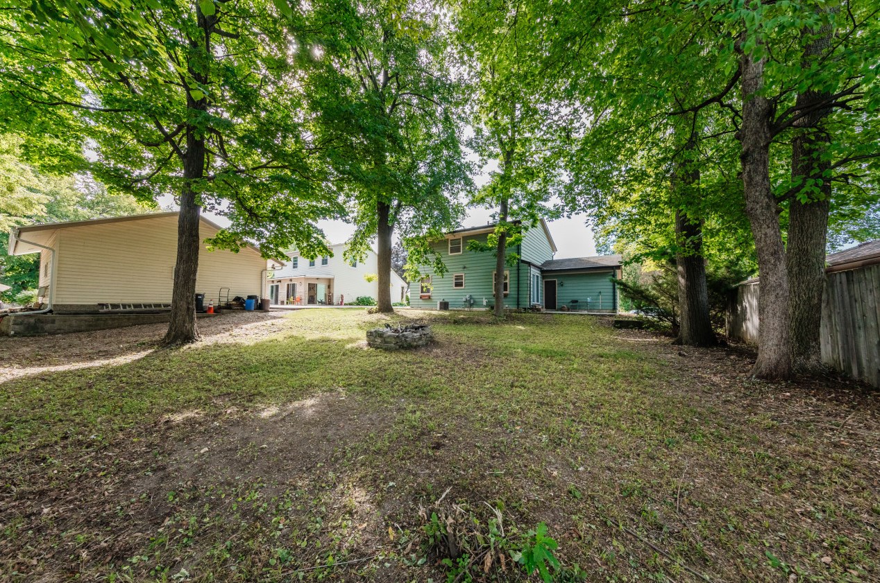 1824 Mackinac Ave, South Milwaukee WI  53172-2930 exterior