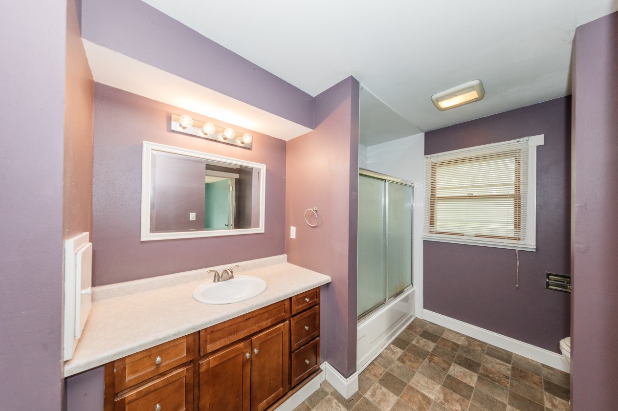 1824 Mackinac Ave, South Milwaukee WI  53172-2930 exterior