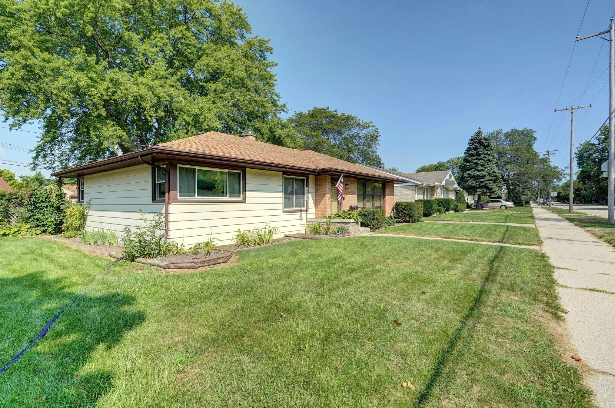 3444 Erie St, Racine, WI 53402-3855