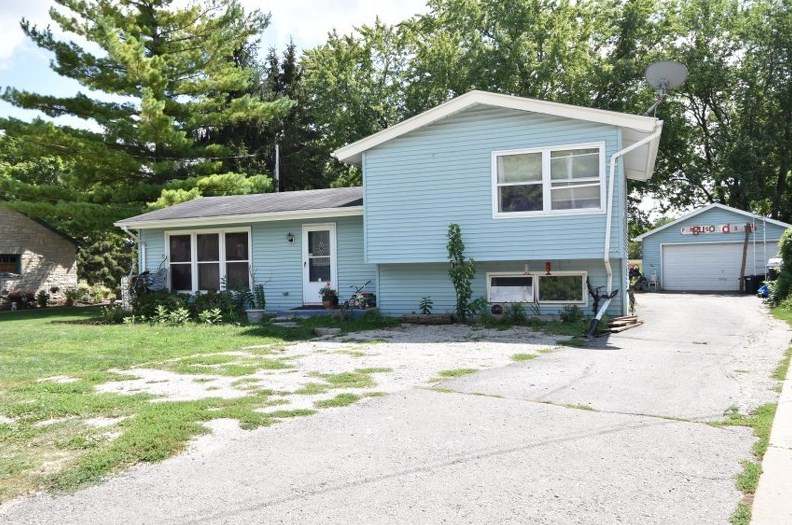 109 W State Rd, North Prairie, WI 53153