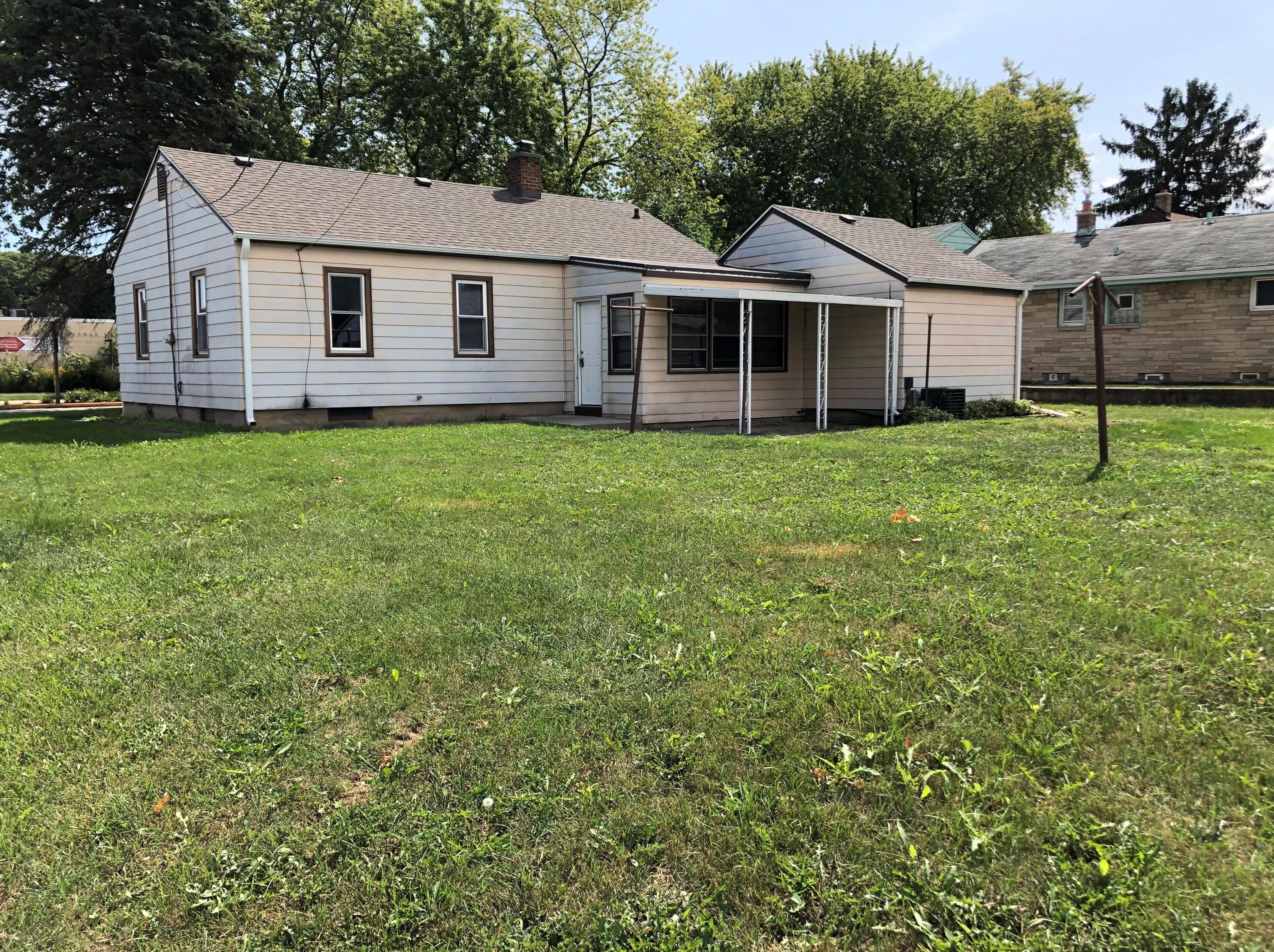 1000 15th Ave, South Milwaukee, WI 53172-1503