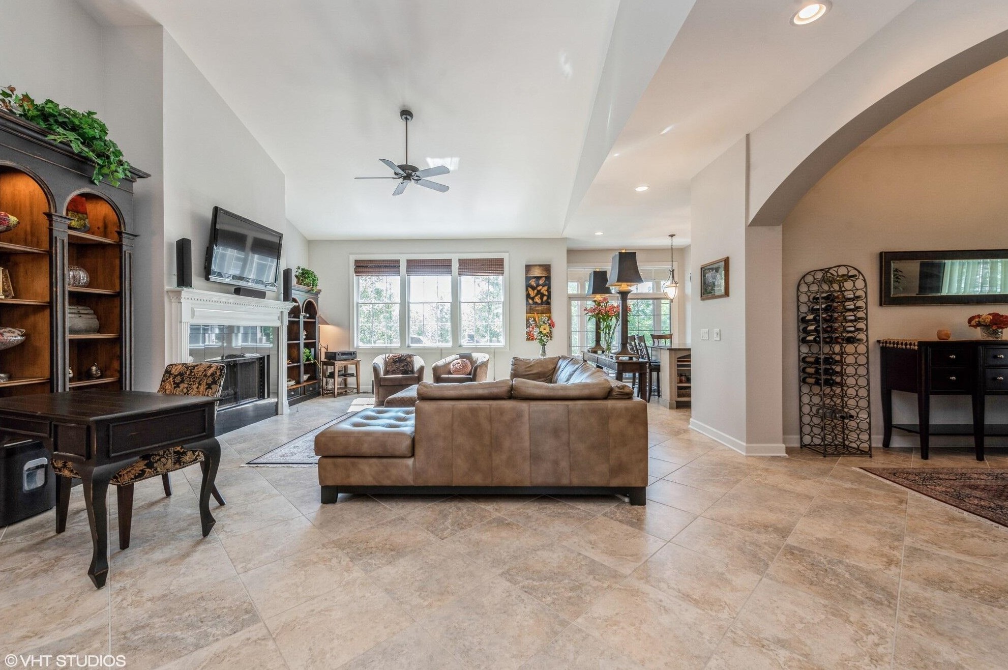 139 Lake Vista Cir, Fontana, WI 53125-9605