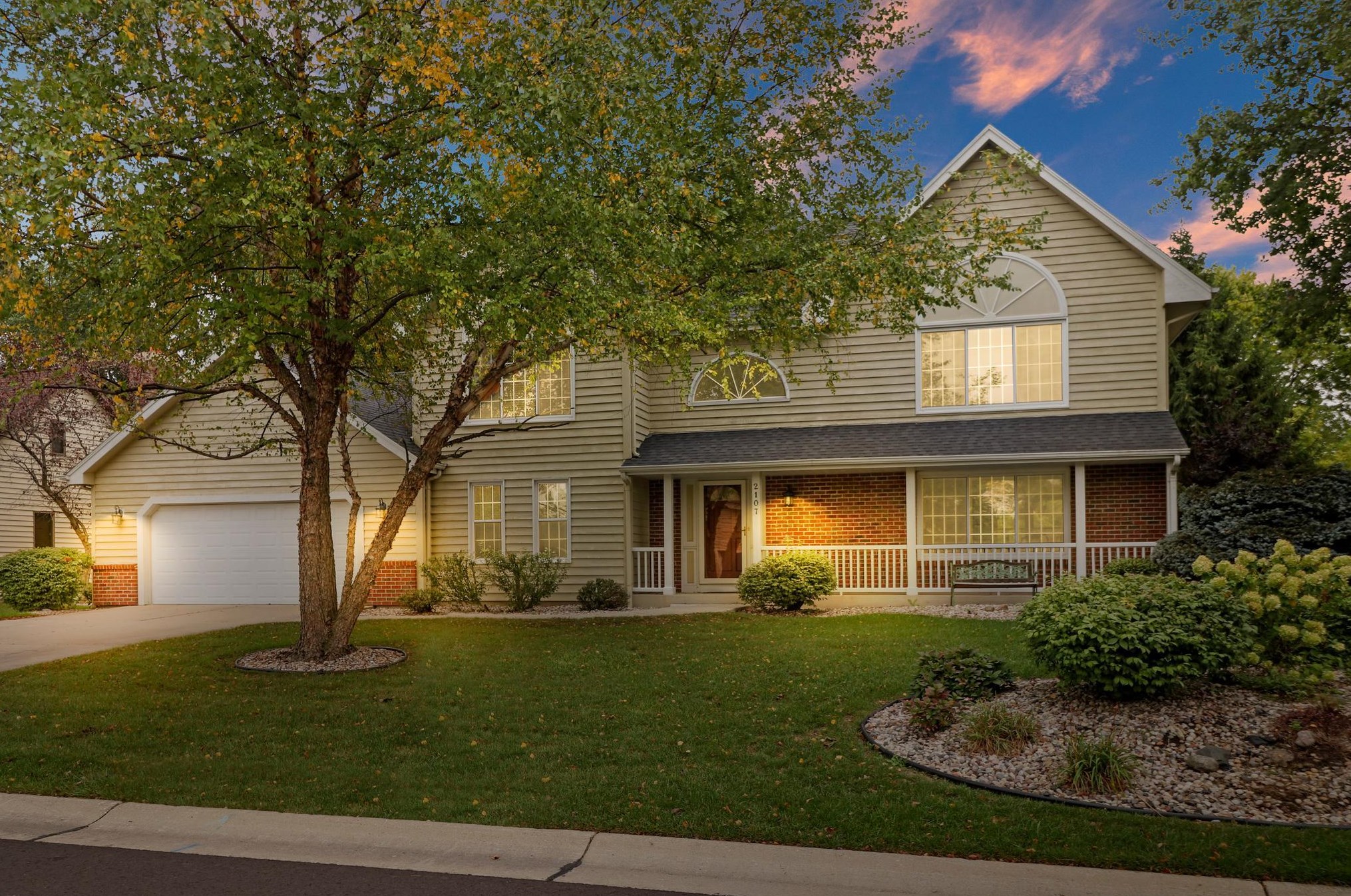 2107 Brougham Ln, Racine, WI 53406-2391