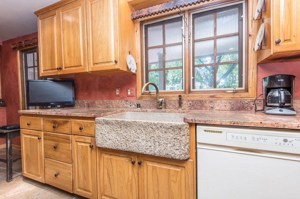 1880 Churchview Dr, Brookfield WI 53005-5133 exterior