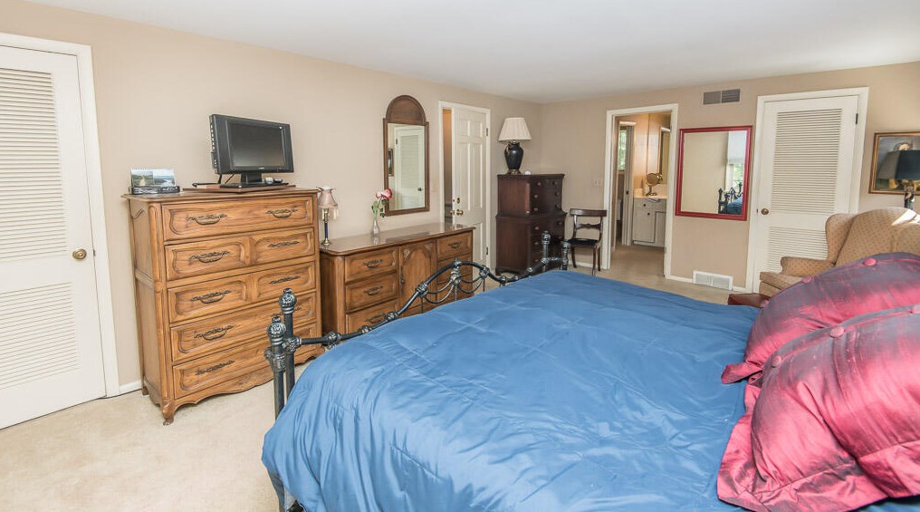 1880 Churchview Dr, Brookfield WI 53005-5133 exterior