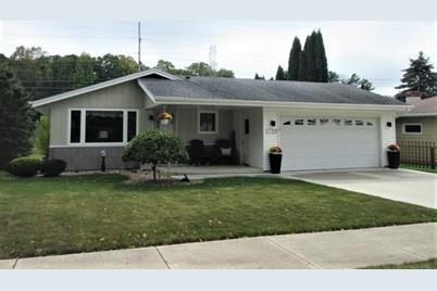 1729 Fox Hill Rd - Photo 1