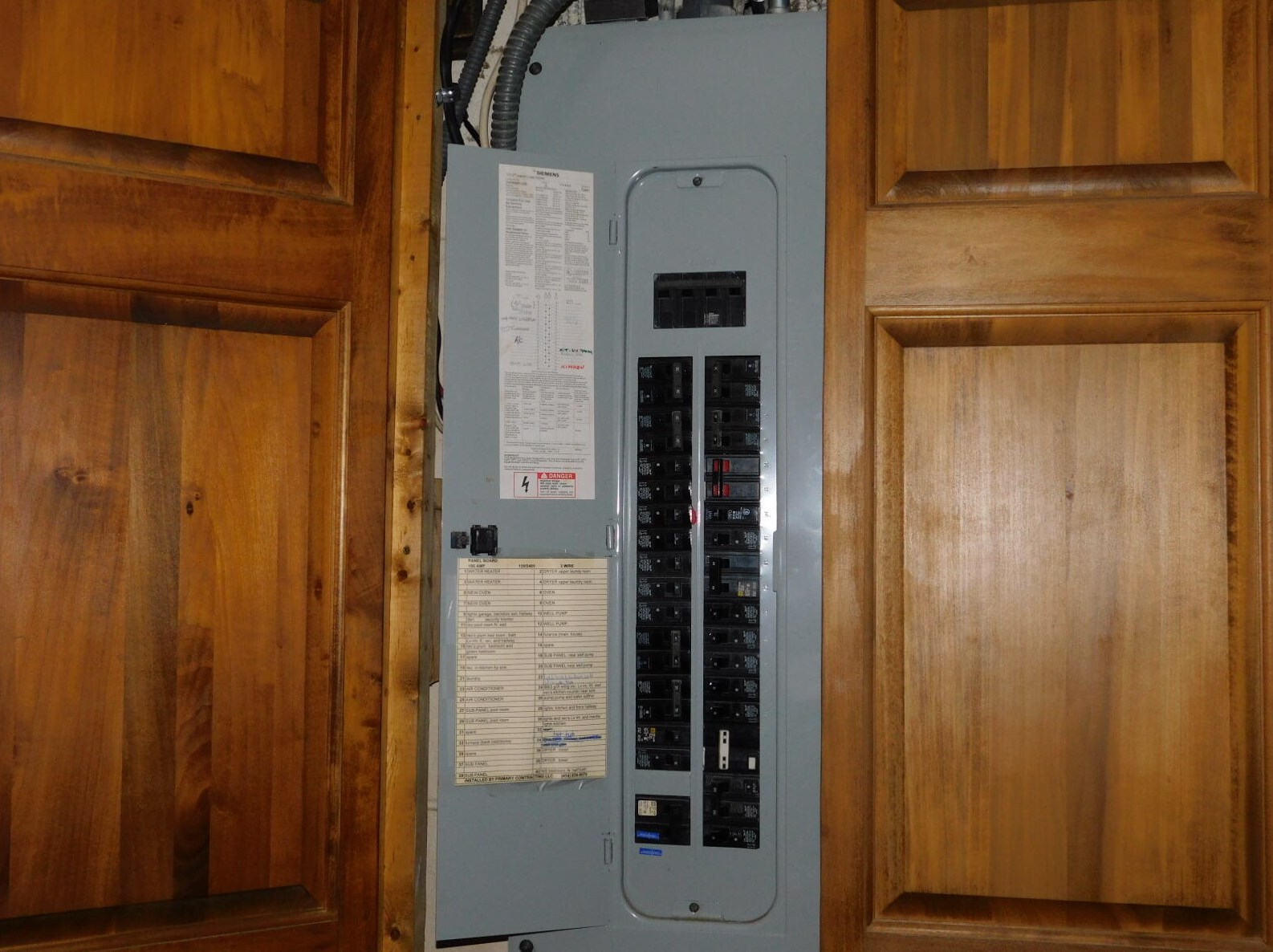 830 Janacek Rd, Brookfield WI 53045-6050 exterior