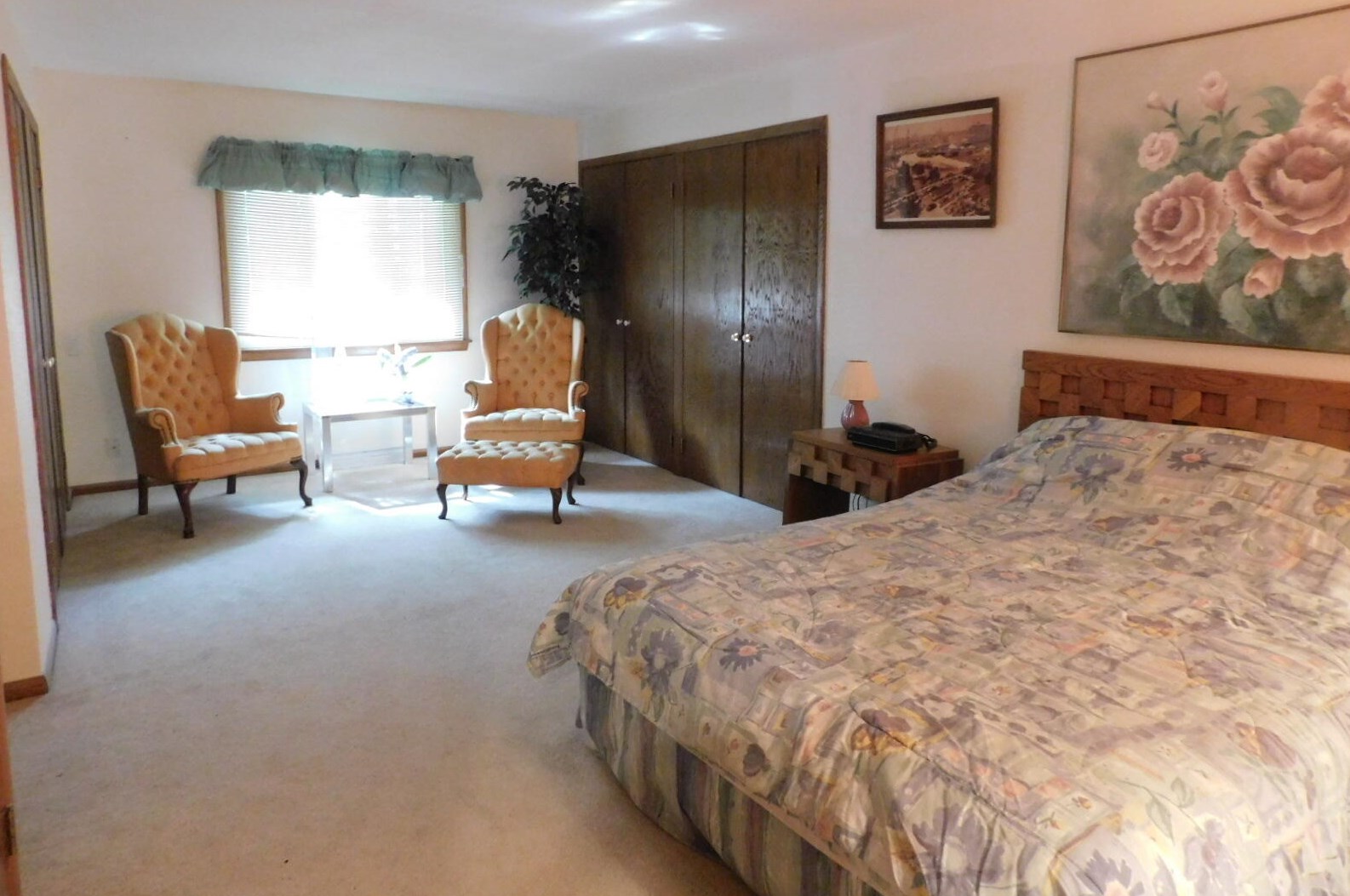 830 Janacek Rd, Brookfield WI 53045-6050 exterior