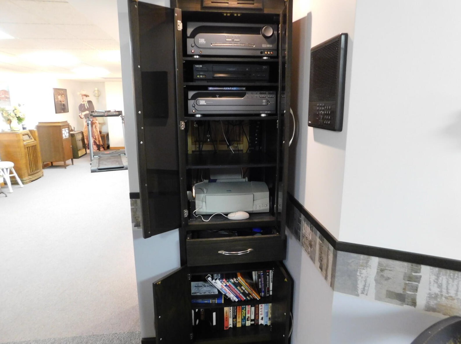 830 Janacek Rd, Brookfield WI 53045-6050 exterior