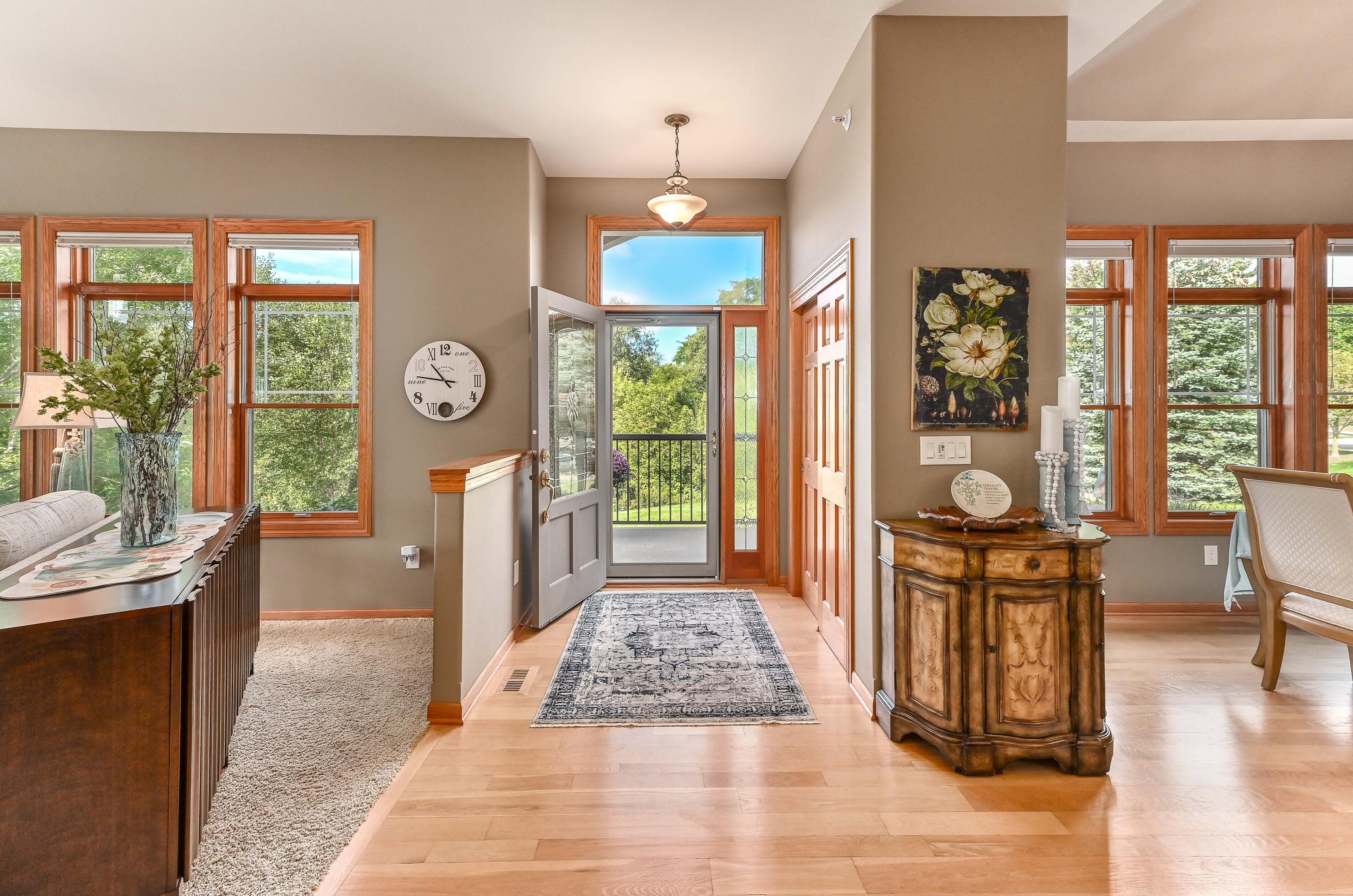 7535 Tuckaway Pines Cir, Hales Corners, WI 53132-8178