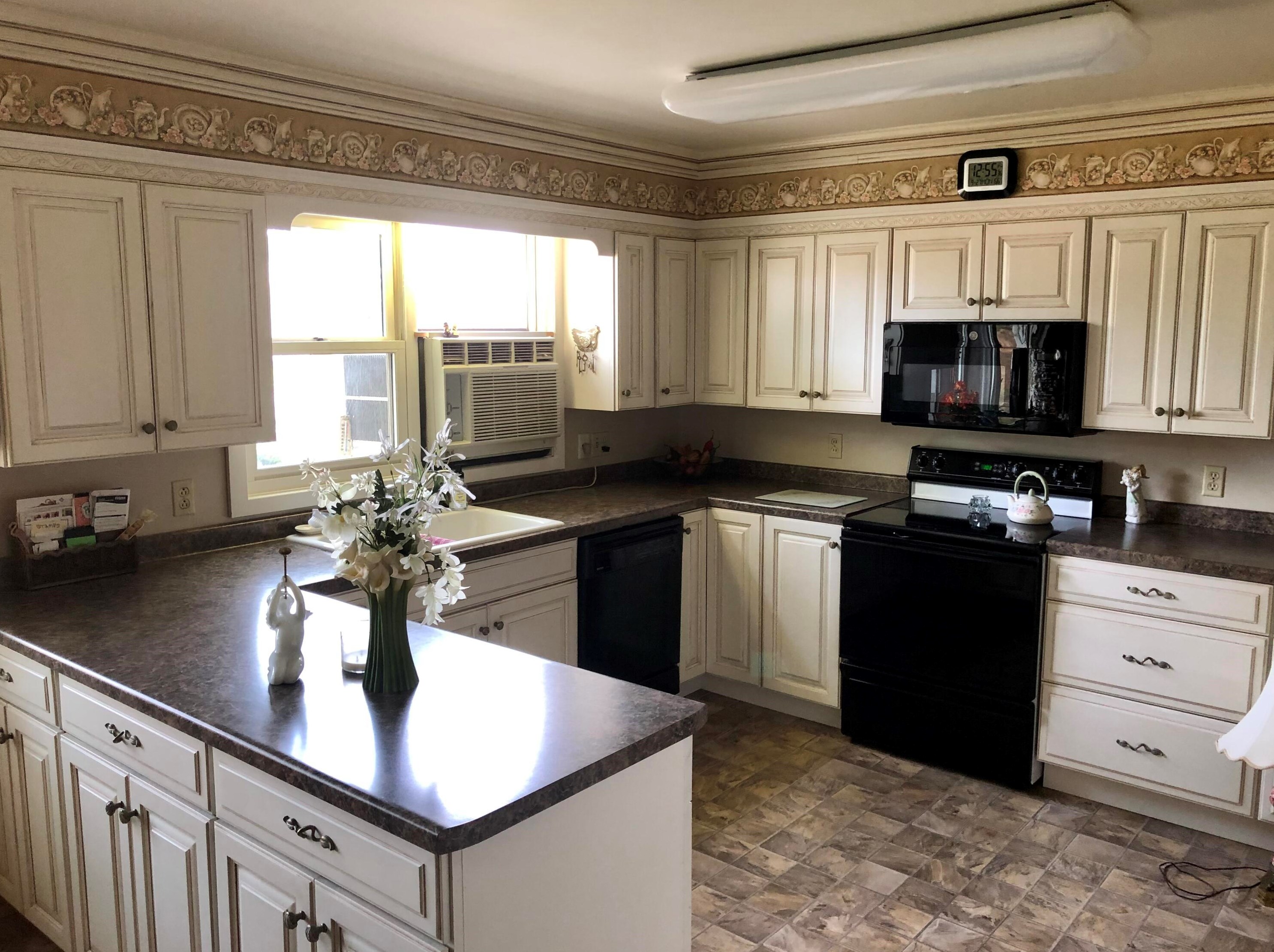 607 Louisa St, Crivitz, WI 54114