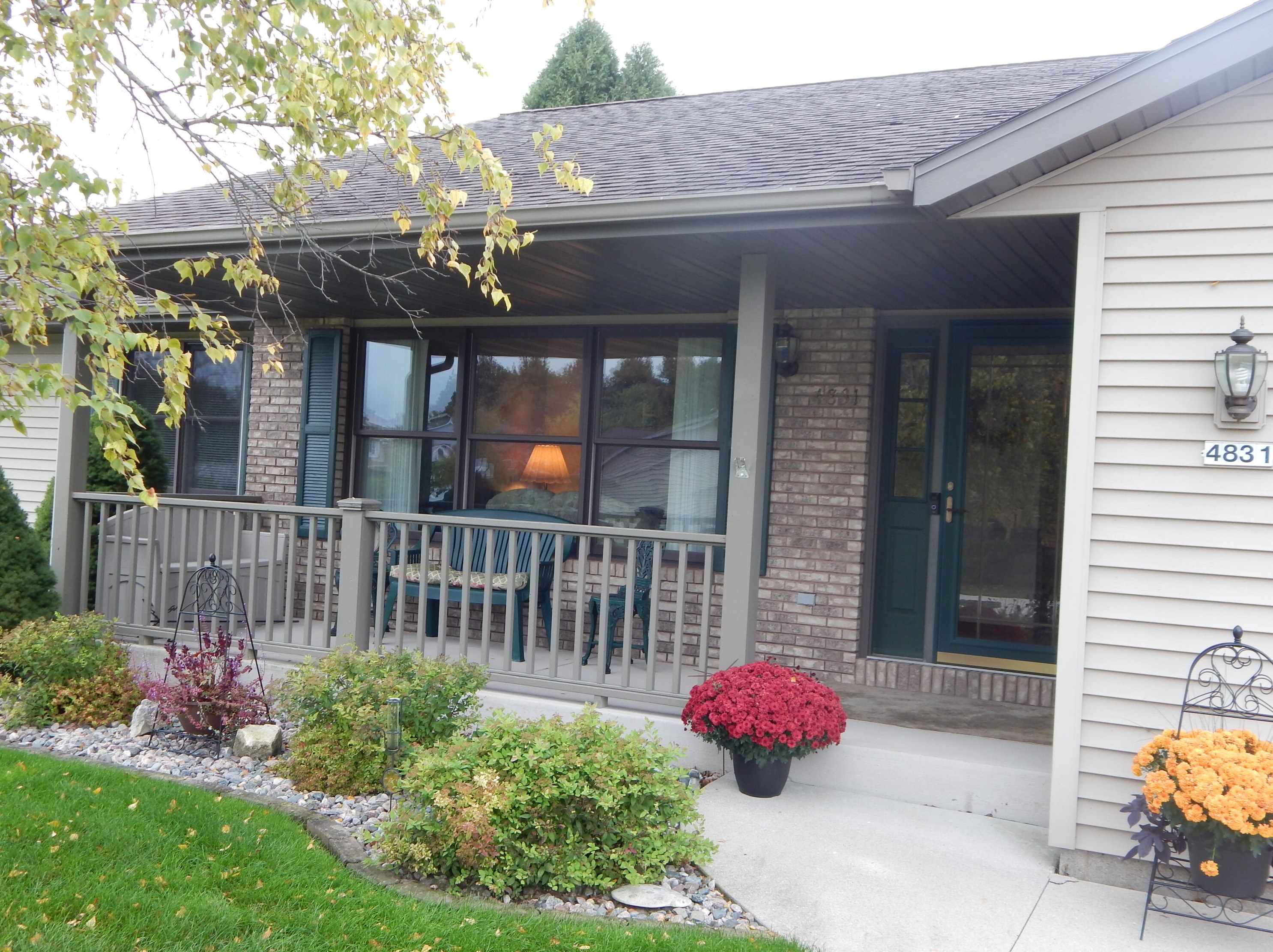 4831 Homestead Ln, Sheboygan, WI 53083-2592