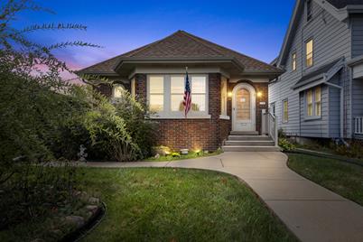 3795 S Kinnickinnic Ave - Photo 1
