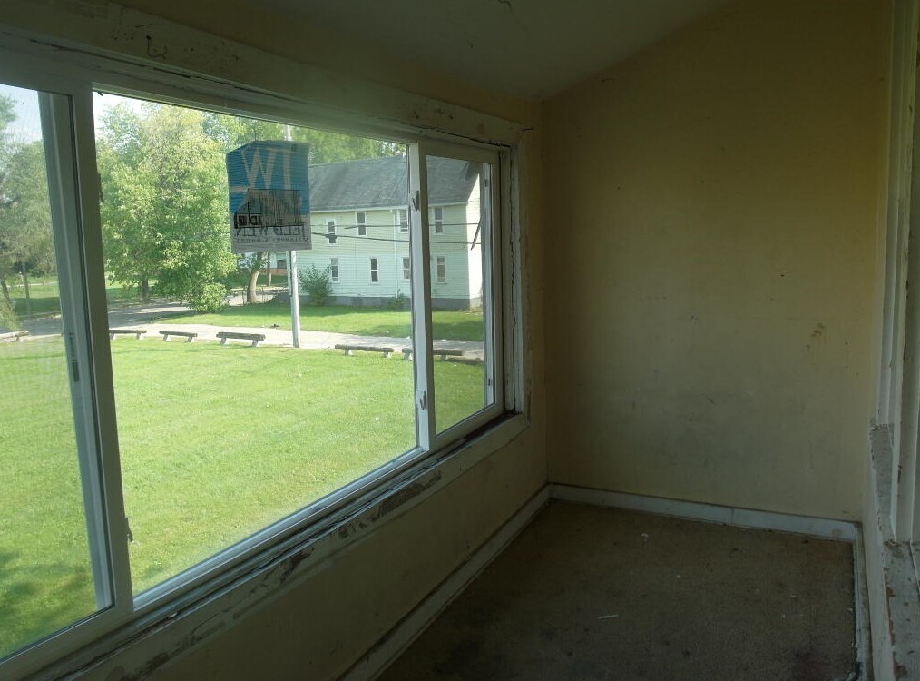 1617 Ctr St, Milwaukee WI 53206-2105 exterior