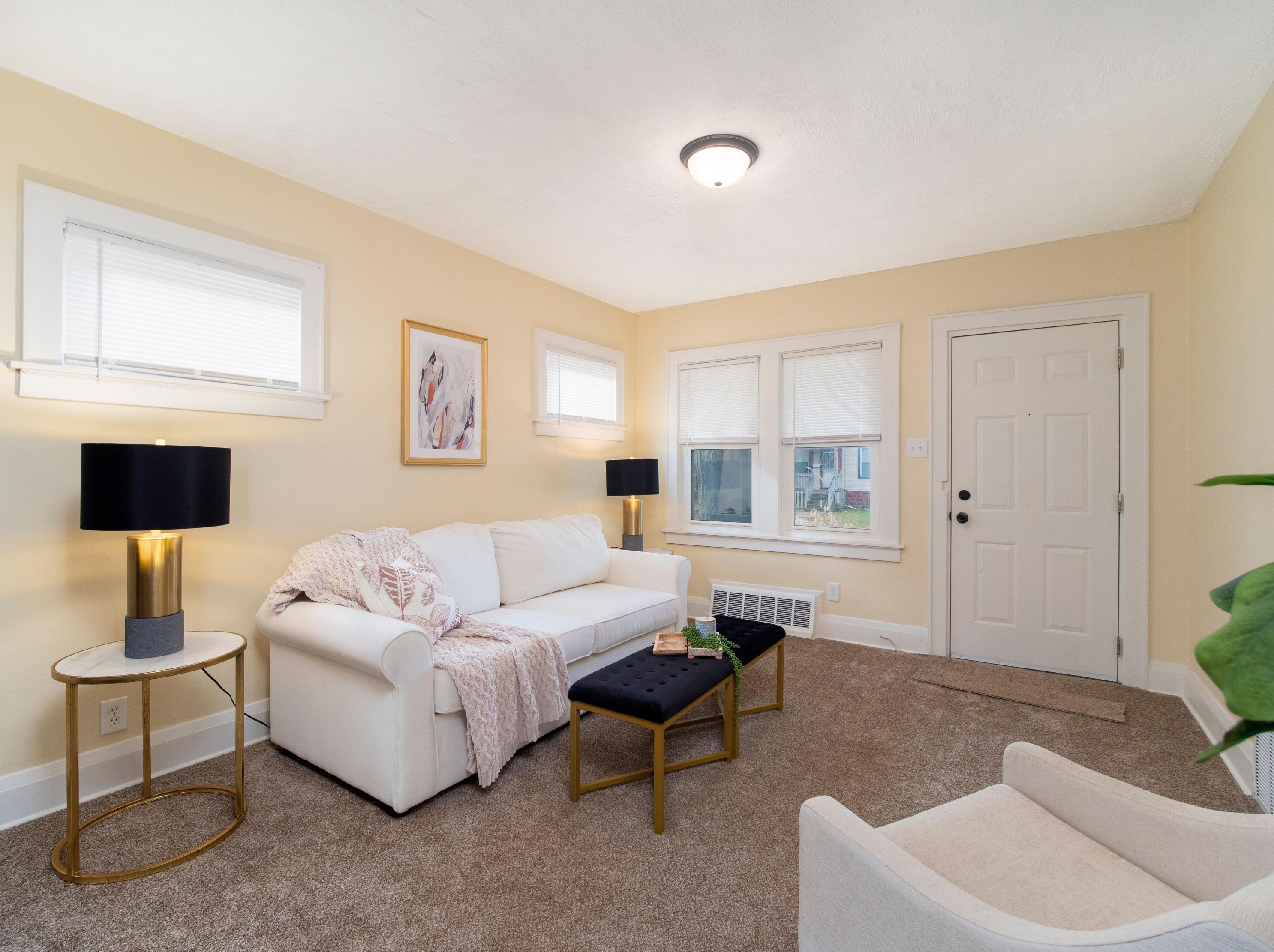 3132 N 42nd St, Milwaukee, WI 53216