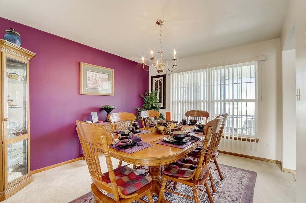 5605 Eagle Point Dr, Racine, WI 53406-1181