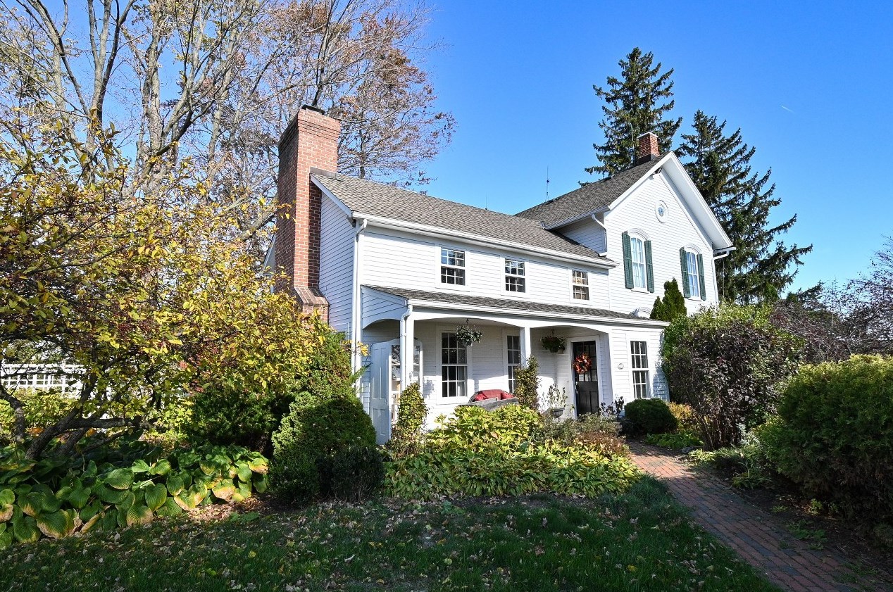 1235 Sauk Rd, Grafton, WI 53024-9753