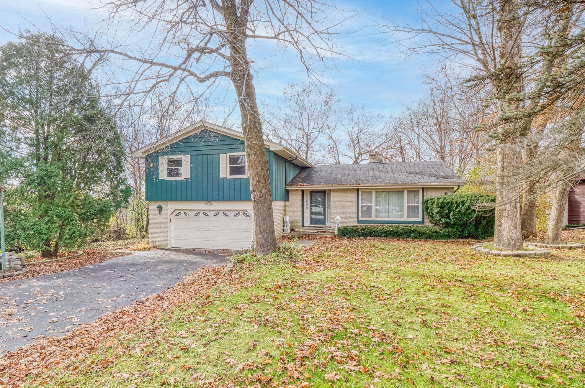 806 Riverview Dr, Plymouth, WI 53073