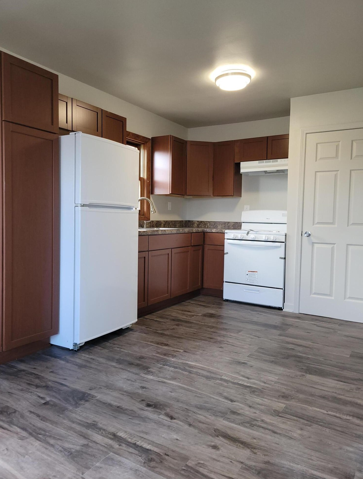 810 Green Bay Rd, Racine WI  53406-4006 exterior