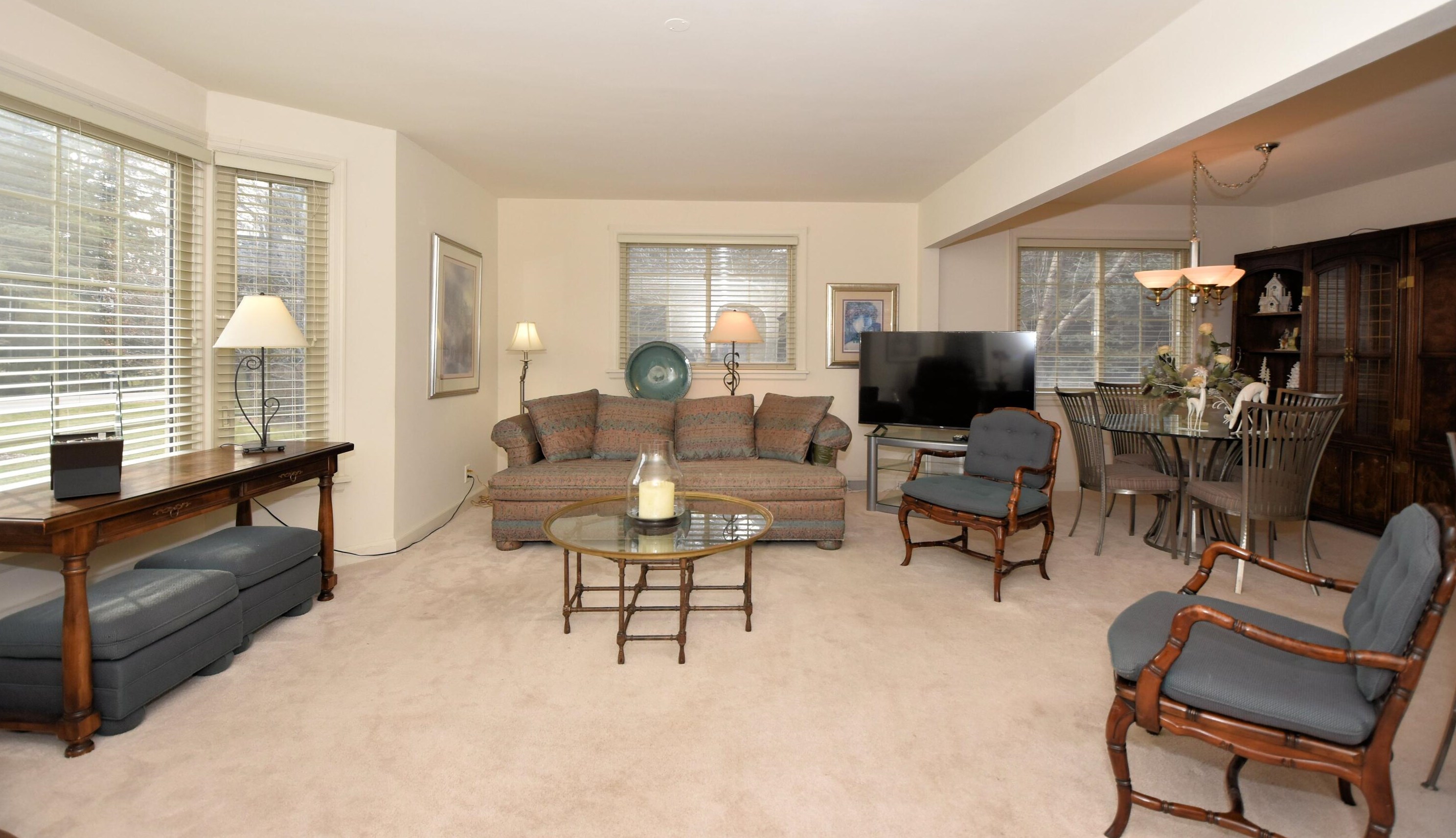 116 4 Mile Rd, Racine, WI 53402-2624