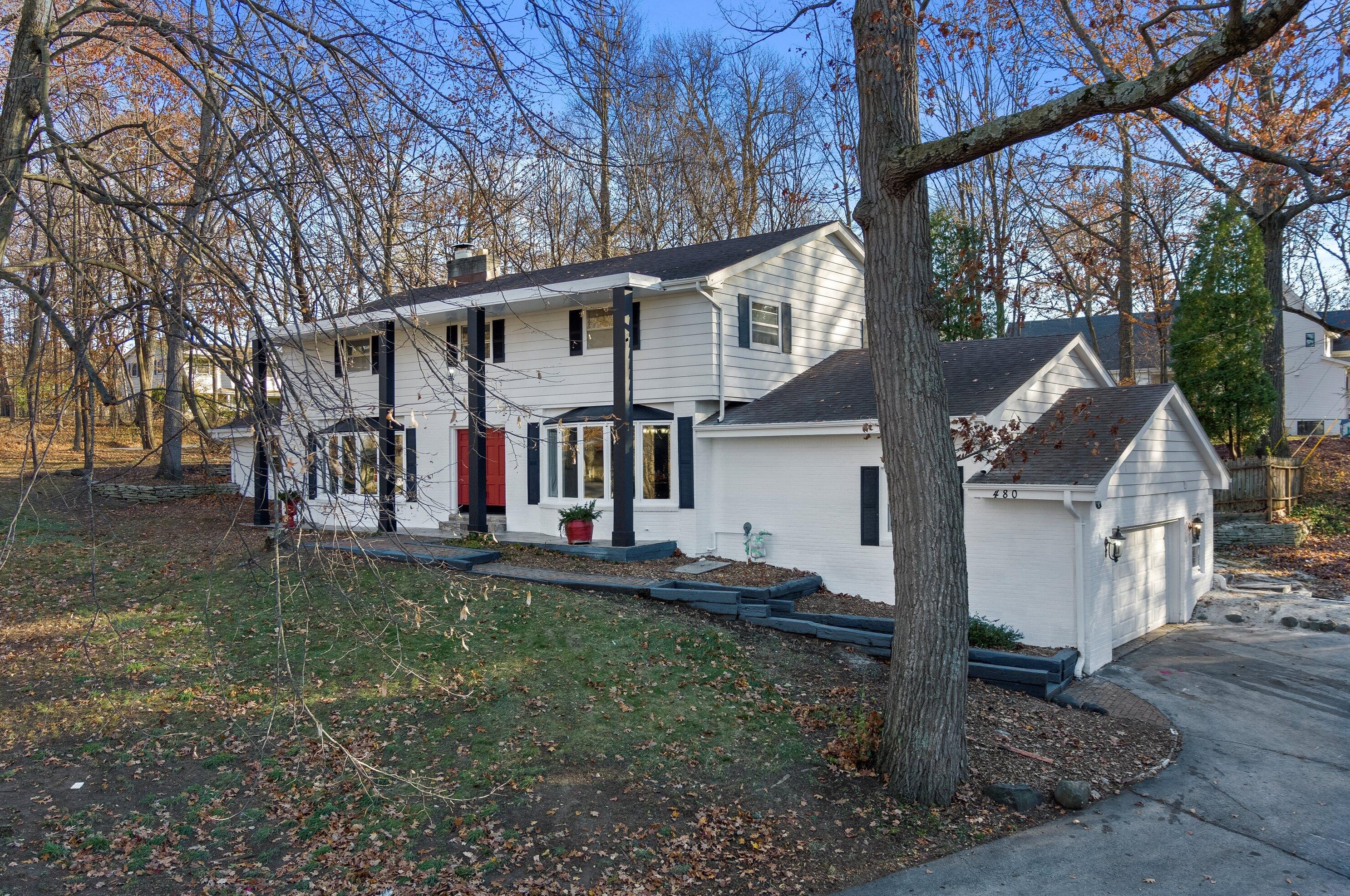 480 Ravenswood Hills Cir, Brookfield, WI 53045-3506