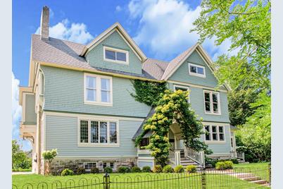 2105 E Lafayette Pl - Photo 1