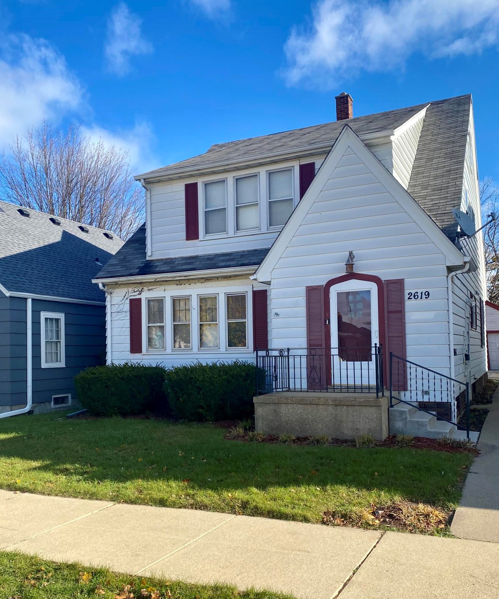 2619 Lasalle St, Racine, WI 53402-4352