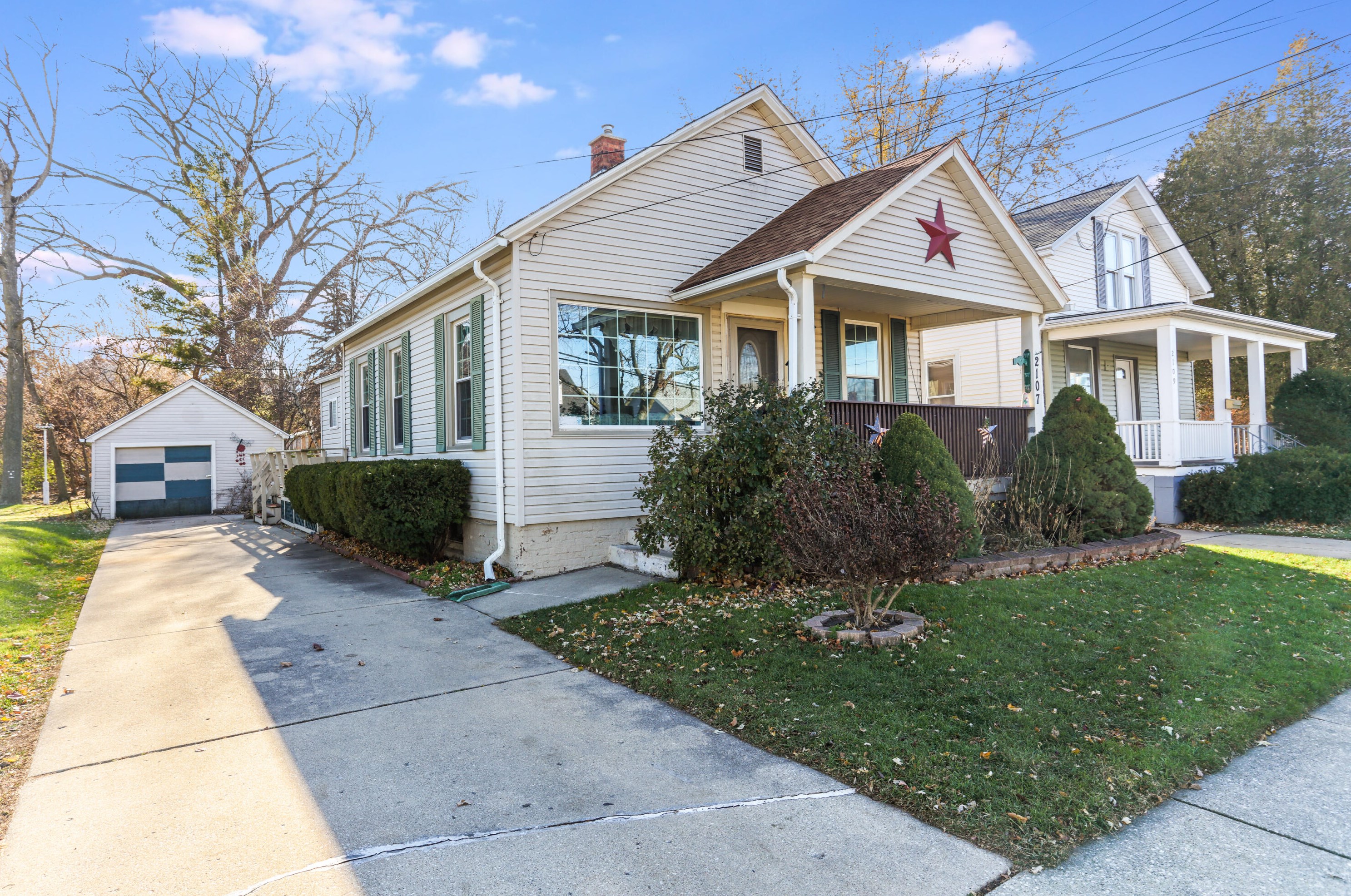 2107 Rupert Blvd, Racine, WI 53405-2620