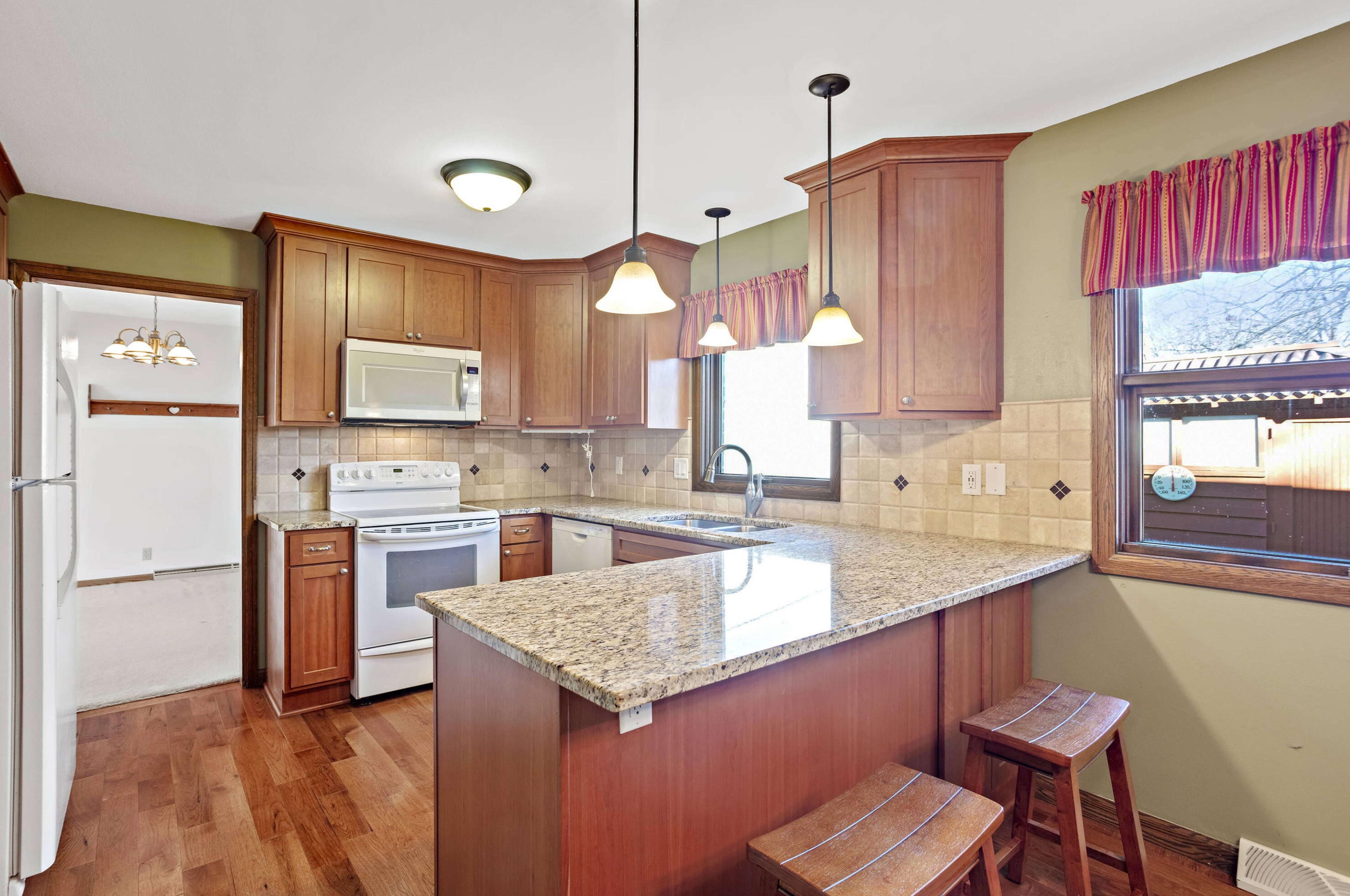 4519 Ridgecrest Dr, Racine, WI 53403-9715