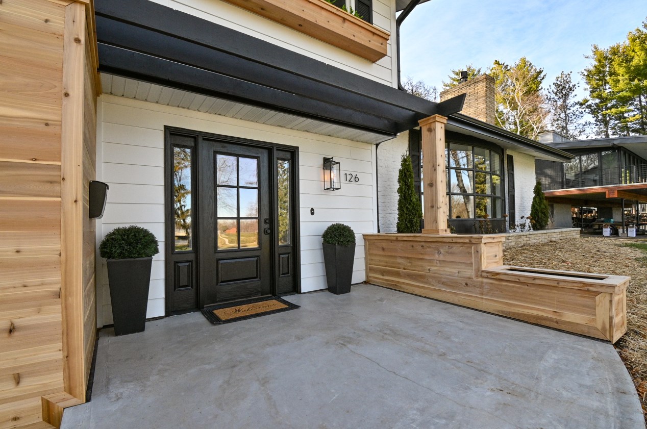 126 Brook Ln, Delavan WI 53115-1611 exterior