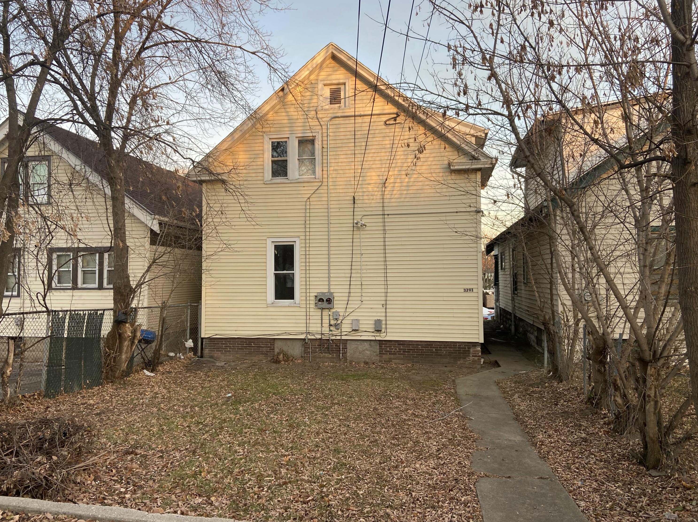 3291 N 28th St, Milwaukee, WI 53216