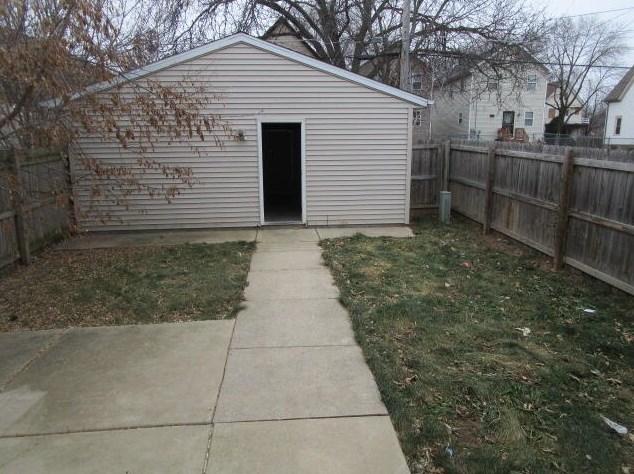 2555 33, Milwaukee WI 53215-2806 exterior