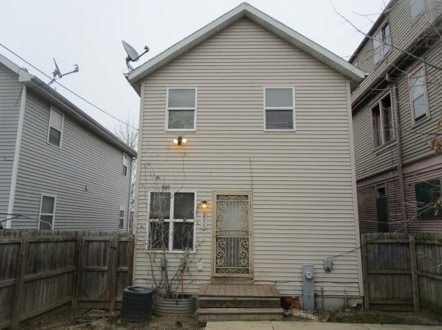 2555 33, Milwaukee WI 53215-2806 exterior