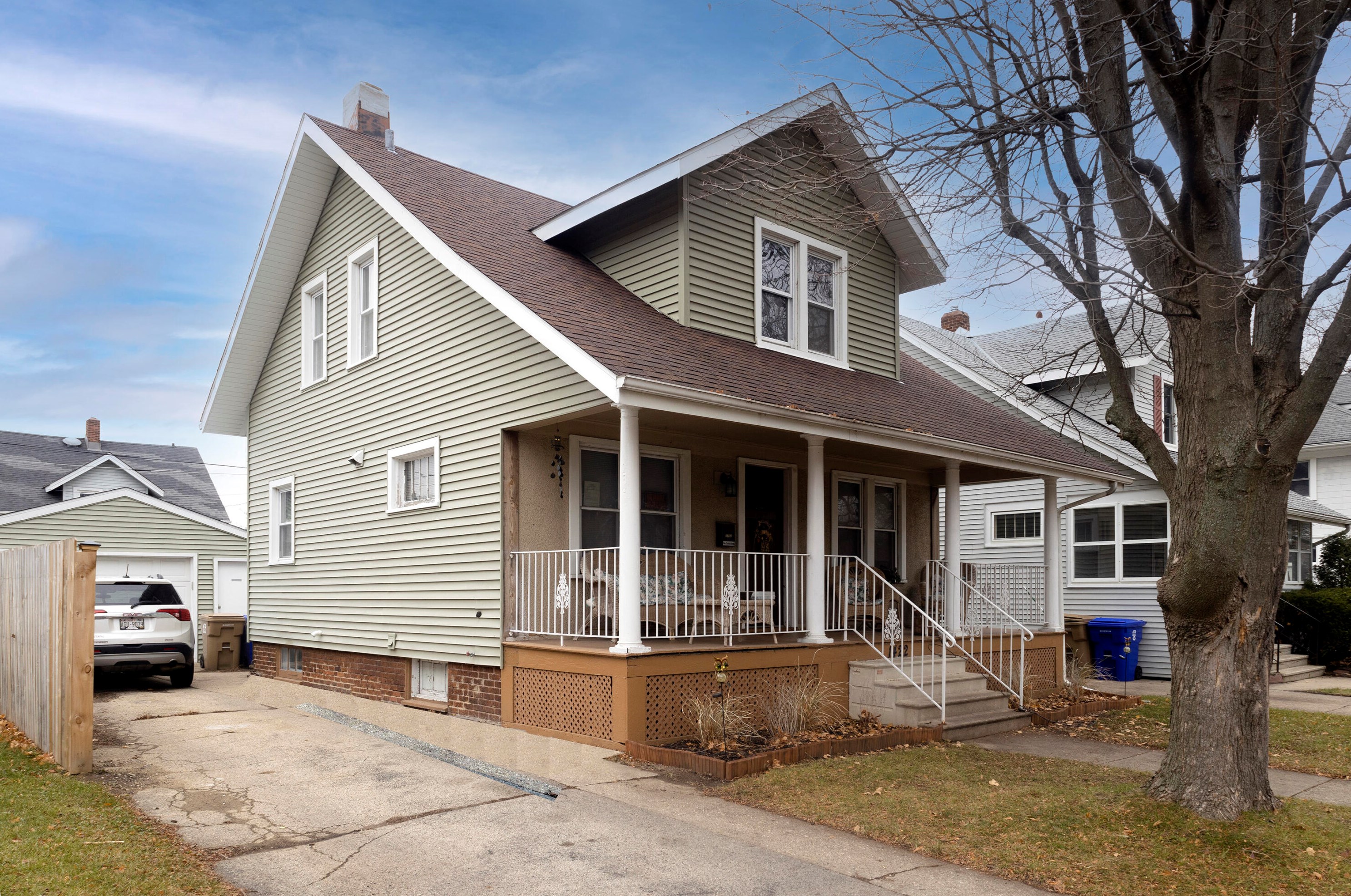 1422 73rd St, Kenosha, WI 53143