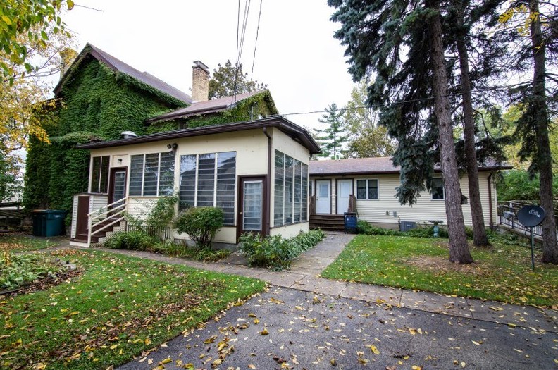 110 W 3rd St, Beaver Dam, WI 53916