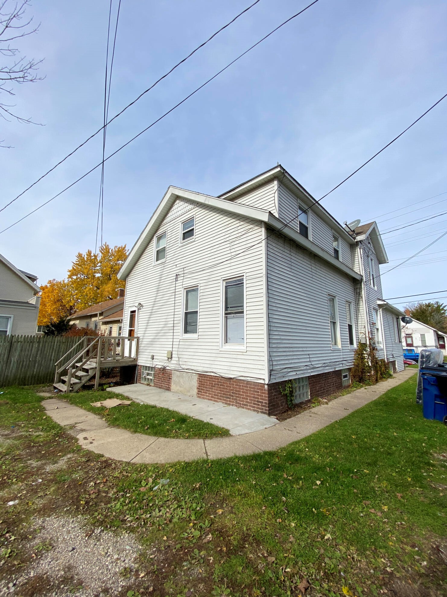 815 13th St, Racine, WI 53403-1817